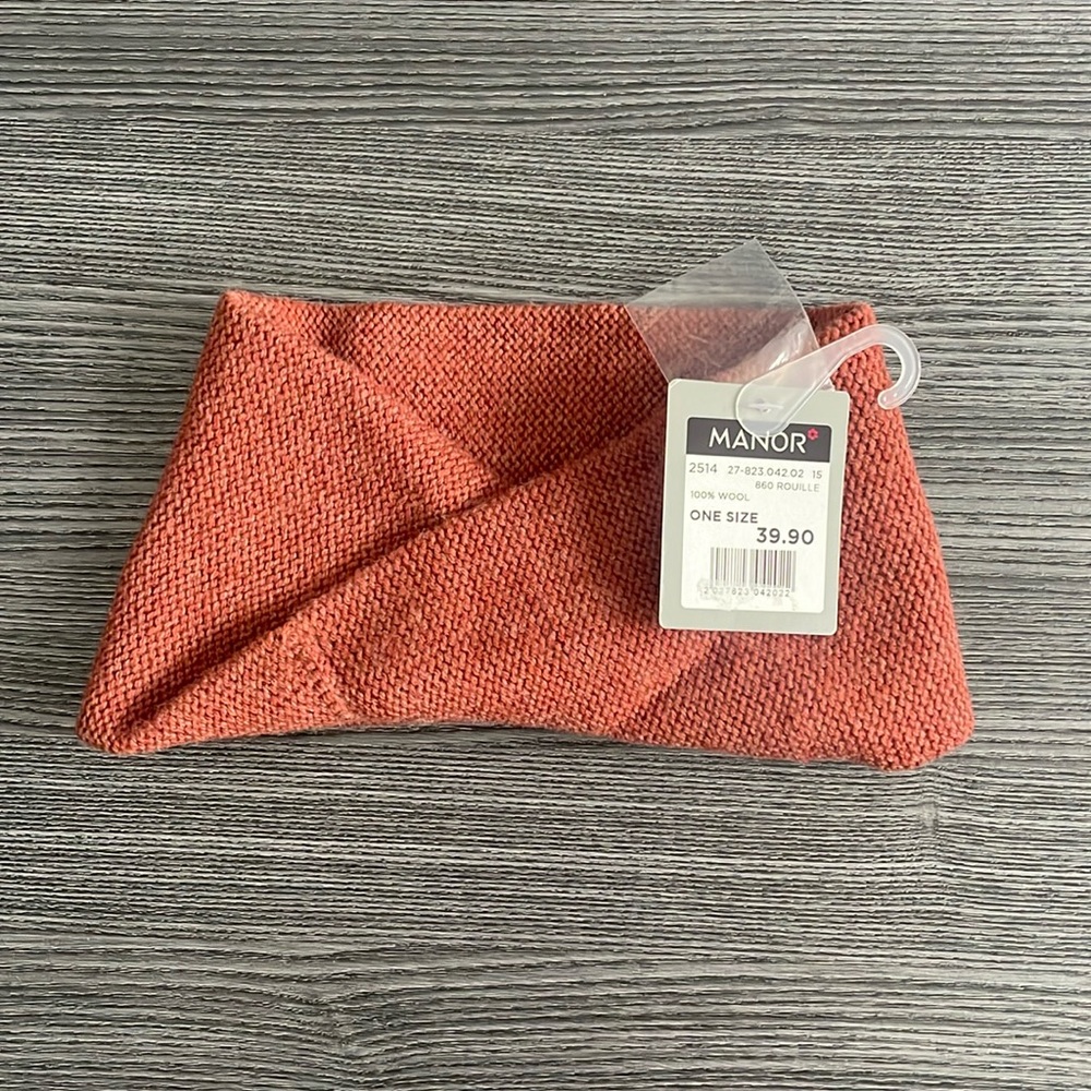 NWT 100% wool head warmer